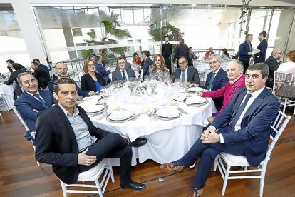 Vicente Andrés, Carlos Rico, Luis Fuentes, Ángeles Armisén, José Luis Ulibarri, Silvia Clemente, Luis Rey, Carlos Ranera, Faustino Temprano y Pablo Lago. R