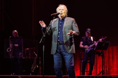 Serrat se despide de Valladolid. J.M. Lostau