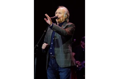 Serrat se despide de Valladolid. J.M. Lostau
