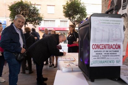 Concentración de plataforma por el soterramiento en Valladolid PHOTOGENIC