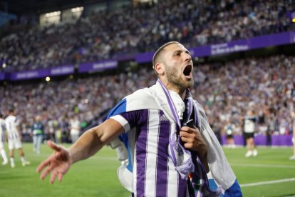 Celebración del ascenso en Zorrilla. / LOSTAU
