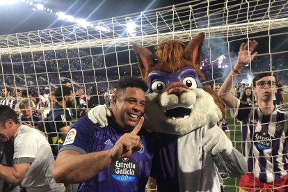 Celebración del ascenso en Zorrilla. / D. M.