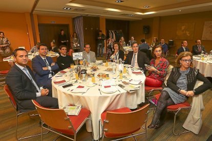 César López (alcalde Serrada), David Esteban (alcalde Rioseco), MiguelFernández, Enrique Rodrigo(Instituto Urbanístico), María Castrillo (UVa), Jesús Enríquez (PP Ayuntamiento de Valladolid), Ana Casado (PSOE) y Sonia MArtínez (Cecale).