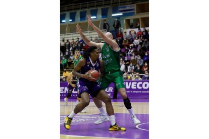 UEMC Real Valladolid Baloncesto -Huesca. / PHOTOGENIC