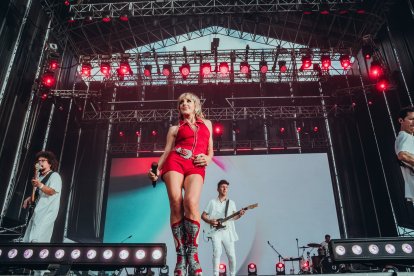 Ana Torroja durante una actuación este verano. TWITTER: ANA TORROJA