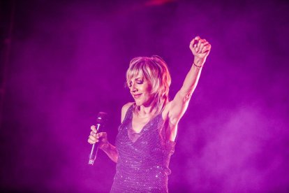 Ana Torroja durante una actuación este verano. TWITTER: ANA TORROJA