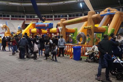 Arroyolandia abre hasta el 8 de enero con la pista de hielo sintética, hinchables y ludoteca. PHOTOGENIC