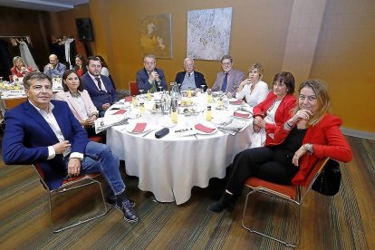 Mariano Alonso (Cruz Roja), Ruth Álvarez y Francisco Sardón (Predif), Miguel Ángel González (MCVA Iniciativas Empresariales), Eduardo Montes (Colegio Psicólogos de Castilla y León), Julio Herrero, Beatriz Diéguez y Ana Isabel Pérez (Aspaym) y Nuria Sánchez (Randstad).