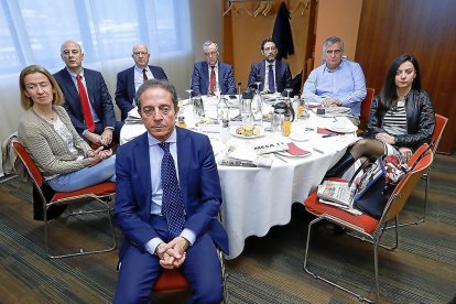 Ignacio Martín y María Teresa Tejerina (Ibermutuamur), Roberto García (El Mundo de Castilla y León), Teodolindo Chillón (Quesos Chillón), Luis Chico (Turismo Rural), José Manuel Laustalet (Vodafone), David Astruga (Biodata Devices) y Sonsoles Pérez (Caixabank).