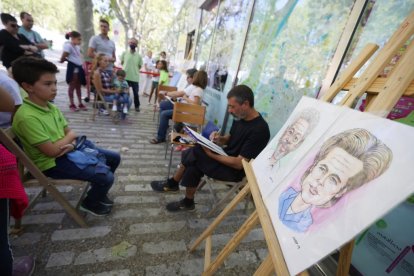 Caricaturistas Acera de Recoletos en Valladolid. PHOTOGENIC