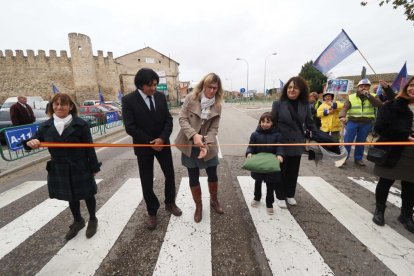 Recreación humorística del comienzo de las obras de la A-11 en Peñafiel. PHOTOGENIC