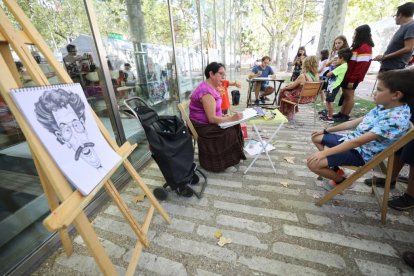 Caricaturistas Acera de Recoletos en Valladolid. PHOTOGENIC