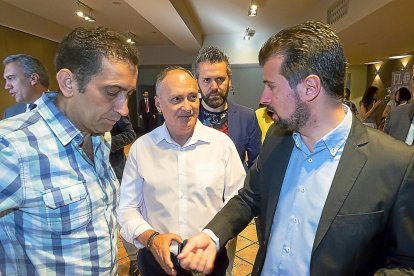 Vicente Andrés (CCOO), Faustino Temprano (UGT) y Luis Tudanca.