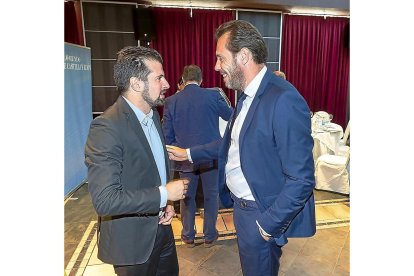 Luis Tudanca (secretario general del PSOE en Castilla y León) y Óscar Puente (alcalde de Valladolid).
