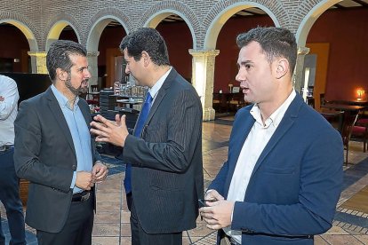 Luis Tudanca, Educardo Estévez y Javier Cendón.