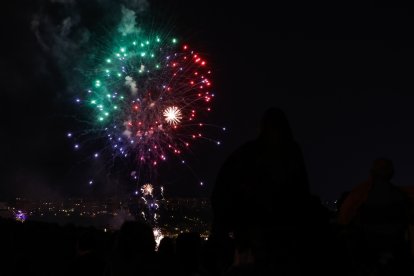 Última sesión de fuegos artificiales: Pirotecnia Pablo. / PHOTOGENIC/ CARLOS LLORENTE