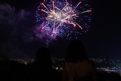 Última sesión de fuegos artificiales: Pirotecnia Pablo. / PHOTOGENIC/ CARLOS LLORENTE