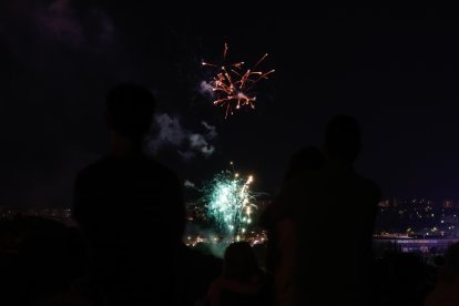 Última sesión de fuegos artificiales: Pirotecnia Pablo. / PHOTOGENIC/ CARLOS LLORENTE