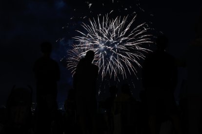 Última sesión de fuegos artificiales: Pirotecnia Pablo. / PHOTOGENIC/ CARLOS LLORENTE