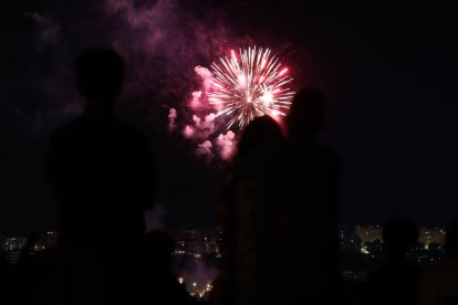 Última sesión de fuegos artificiales: Pirotecnia Pablo. / PHOTOGENIC/ CARLOS LLORENTE