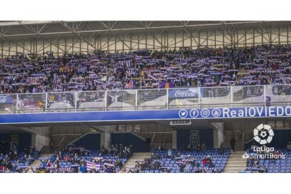 Afición del Real Valladolid en Oviedo. / LA LIGA