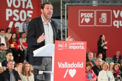 Óscar Puente, alcalde de Valladolid y candidato a la reelección, en un acto público en Valladolid al que asistió Pedro Sánchez, el secretario general del PSOE y presidente del Gobierno. -J. M. LOSTAU