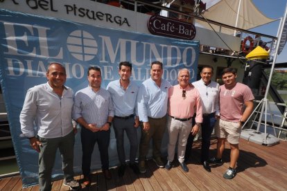 Jesús Zancada (árbitro), el alcalde de Valdestillas, Alberto Sanz, Jorge Ballesteros y Oliver de ASPAMA, Pedro Pinto de Rubi5 y Jesús Zancada de Zafiro.- PHOTOGENIC