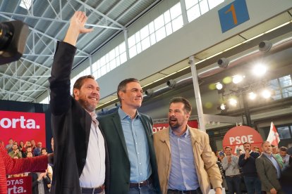 El secretario general del PSOE y presidente del Gobierno, Pedro Sánchez, participa en un acto público junto con el secretario general del PSOE de Castilla y León, Luis Tudanca, para apoyar al secretario general del PSOE de Valladolid, alcalde de la ciudad y candidato a la reelección, Óscar Puente. -ICAL