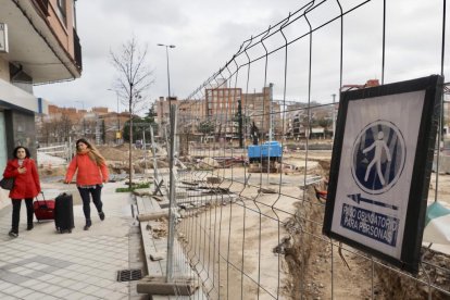 Imágenes de la calle Estación cortada al tráfico por las obras del túnel de la calle Panaderos y la calle Labradores. PHOTOGENIC