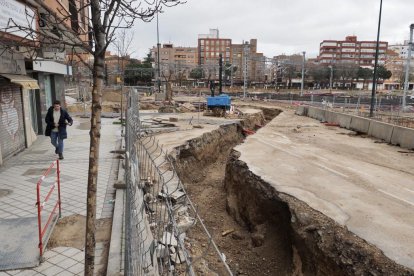 Imágenes de la calle Estación cortada al tráfico por las obras del túnel de la calle Panaderos y la calle Labradores. PHOTOGENIC