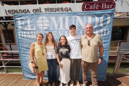 Teresa de Melchor, Emma de las Heras, Lucía Gómez, Carlos de las Heras y el delegado del CSIF Ángel de las Heras.- PHOTOGENIC