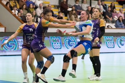 Fotos de Balonmano Gijón - Caja Rural Aula. / LOF
