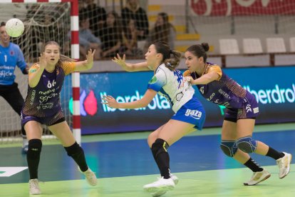 Fotos de Balonmano Gijón - Caja Rural Aula. / LOF