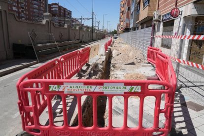 Obras calle Estación.- J.M. LOSTAU