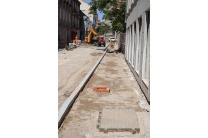 Obras calle José María Lacort.- J.M. LOSTAU