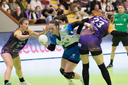 Fotos de Balonmano Gijón - Caja Rural Aula. / LOF