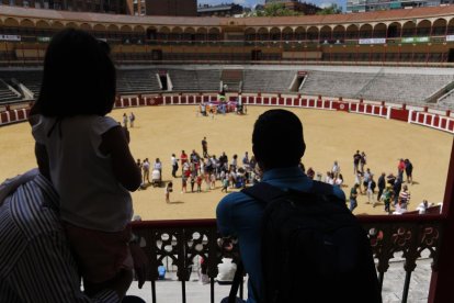 Jornada de puertas abiertas en la plaza de toros de Valladolid. - PHOTOGENIC