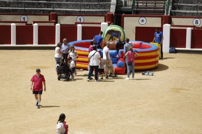 Jornada de puertas abiertas en la plaza de toros de Valladolid. - PHOTOGENIC