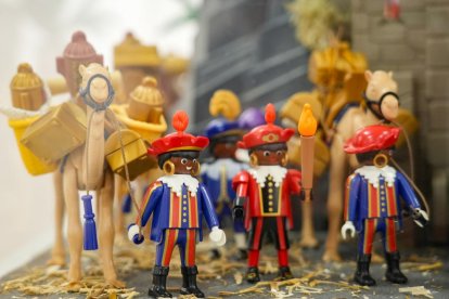 Belén de Playmobil en la oficina de Turismo en la Acera de Recoletos en Valladolid.- J.M. LOSTAU