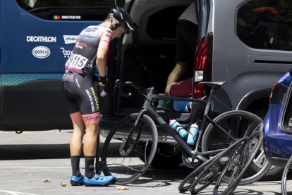 Salida neutralizada de la XXX Vuelta Ciclista júnior a Valladolid. PHOTOGENIC/ CARLOS LLORENTE