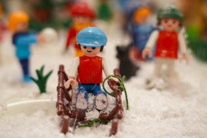 Belén de Playmobil en la oficina de Turismo en la Acera de Recoletos en Valladolid.- J.M. LOSTAU