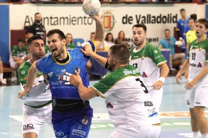 Imagen del Recoletas-Anaitasuna de la 11ª jornada de la Liga Asobal. / J. M. LOSTAU