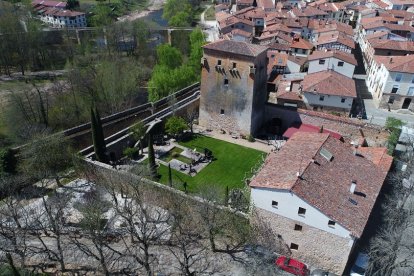 El espléndido Torreón de Fernán González, en Covarrubias, es visitado por alrededor de 8.000 personas al año. Vuelve a aceptar visitantes desde marzo. / ECB