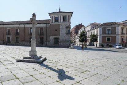 Palacio de Pimentel  en la plaza de San Pablo .-J.M. LOSTAU