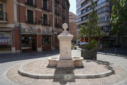 Plaza del Rosarillo.-J.M. LOSTAU
