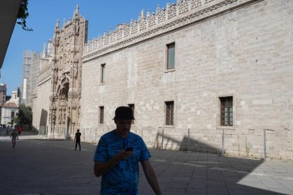 Colegio de San Gregorio. Museo Nacional de Escultura en la calle Cadenas de San Gregorio.-J.M. LOSTAU
