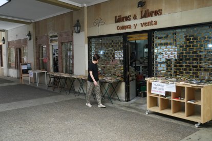 Pasaje que une la plaza de Federico Wattemberg con la calle Torrecilla.-J.M. LOSTAU