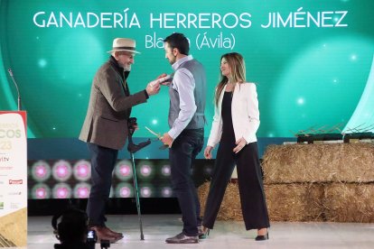 CyLTV entrega en La Bañeza los VIII Premios Surcos.- ICAL