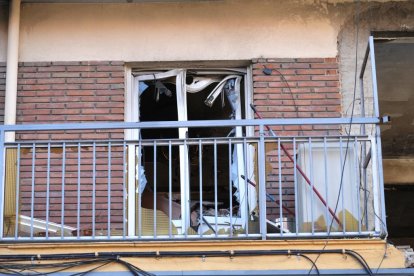 Estado del edificio de la calle Goya en Valladolid dos meses después de la explosión de gas.-J. M. LOSTAU