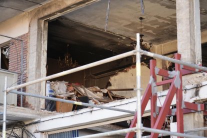 Estado del edificio de la calle Goya en Valladolid dos meses después de la explosión de gas.-J. M. LOSTAU